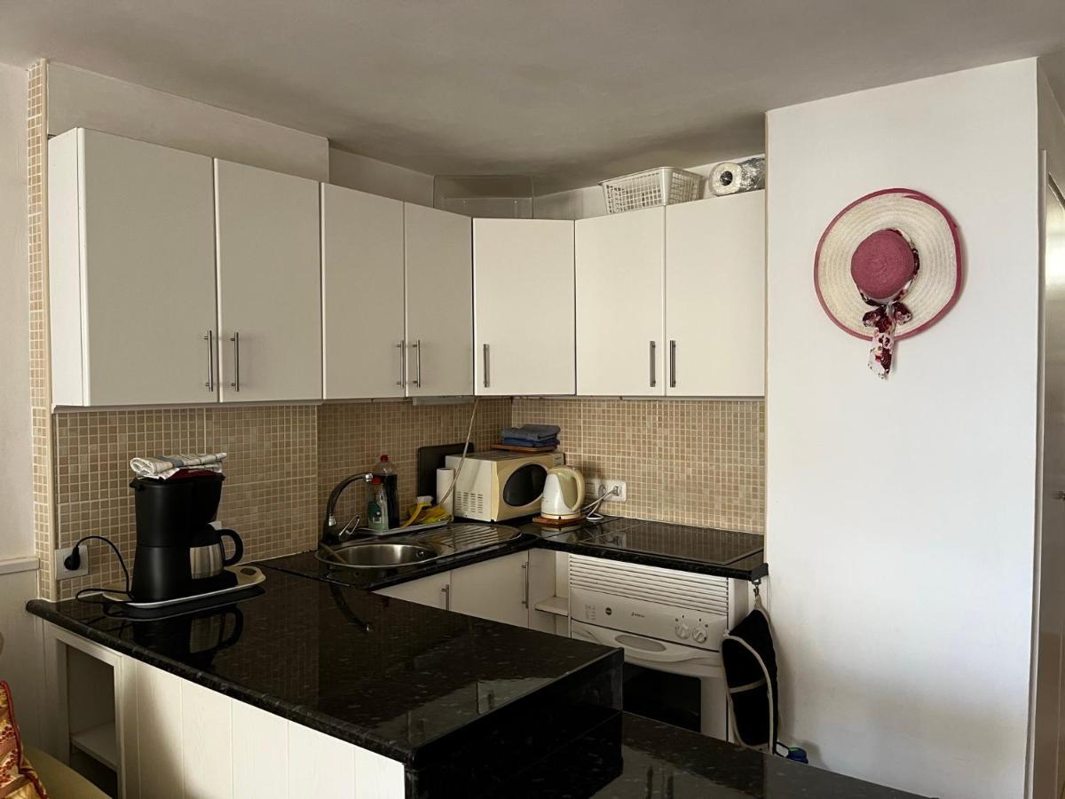 Borinquen Studio Apartment Playa Feñabe 외부 사진